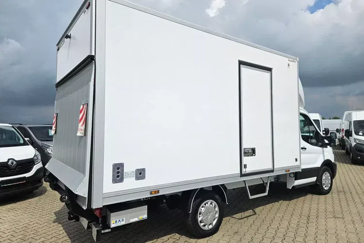 Ford transit Kontener 8 ePAL 89999zł NETTO 2.0 TdCI/131KM zdjęcie 8