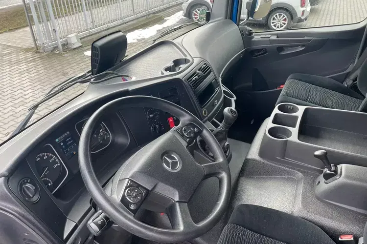 Mercedes ATEGO 1318, kontener 6.2m, ładowność 7, 5 tony zdjęcie 7
