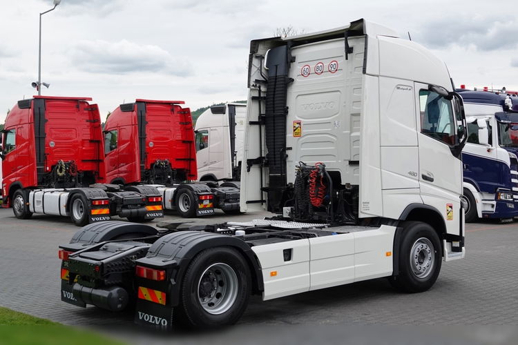 Volvo FH 460 / KLIMA POSTOJOWA / OPONY 100 % / PO KONTRAKCIE SERWISOWYM / SPROWADZONY zdjęcie 9