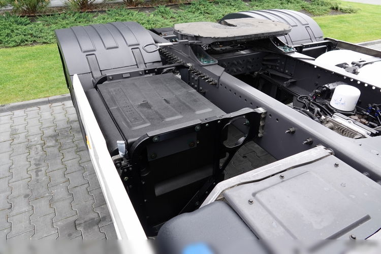 Volvo FH 460 / KLIMA POSTOJOWA / OPONY 100 % / PO KONTRAKCIE SERWISOWYM / SPROWADZONY zdjęcie 18