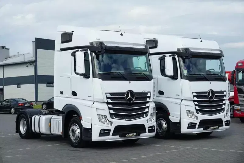 ciągnik siodłowy Mercedes zdjęcie 1