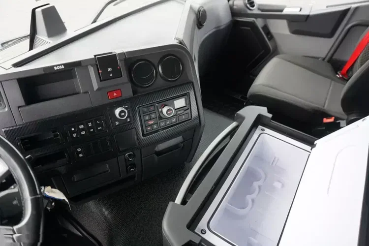 Renault T 460 / EURO 6 / ACC / SLEEPER CAB zdjęcie 9