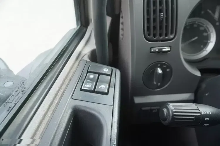 DAF LF 220 / Chłodnia 16 EPAL Multitemp / Carrier supra 1150 MT / winda Palfinger 1500 kg zdjęcie 25