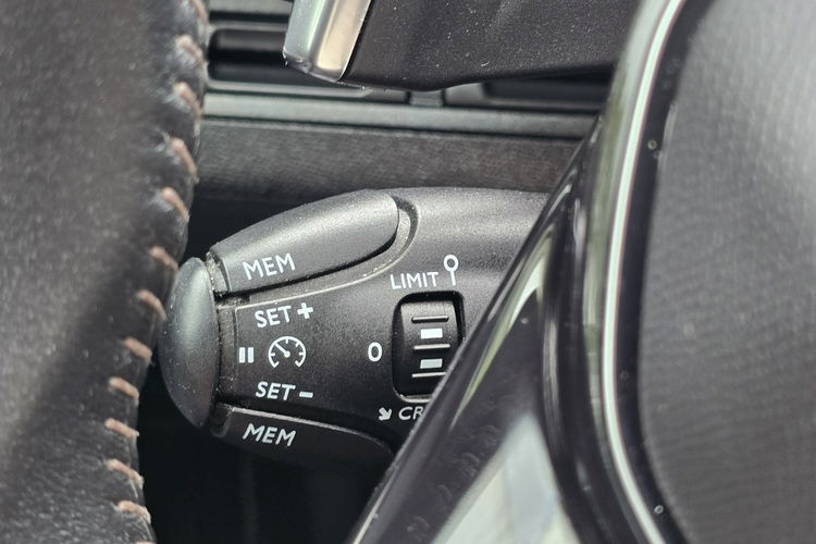 Peugeot 3008 1.5 BlueHdi 130KM EA8 / I-właściciel / zdjęcie 11