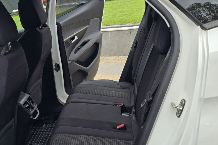 Peugeot 3008 1.5 BlueHdi 130KM EA8 / I-właściciel / zdjęcie 8