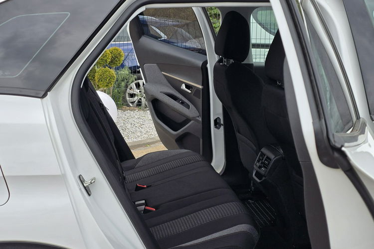 Peugeot 3008 1.5 BlueHdi 130KM EA8 / I-właściciel / zdjęcie 9