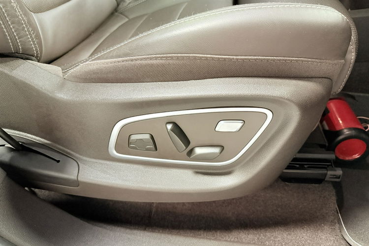 Renault Espace 1.6 DCi 160KM INITIALEPARIS 4Control BOSE Masaż FullLed KeyLes Automat zdjęcie 28