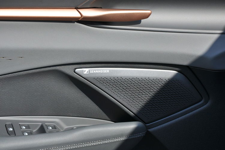 Cupra Terramar 2.0TSI 265KM VZ 4Drive El.Klapa Kamera El.Fotel Matrix Nowy Gwar. Deal zdjęcie 12