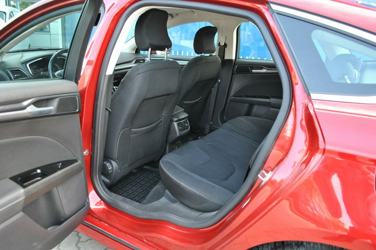 Mondeo Liftback Titanium 2.0 EcoBlue 150KM ASO Forda Gwarancja Ford Używane zdjęcie 22