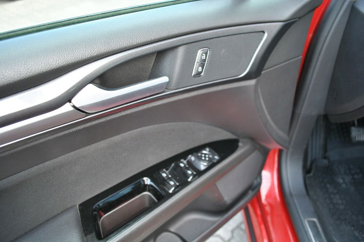 Mondeo Liftback Titanium 2.0 EcoBlue 150KM ASO Forda Gwarancja Ford Używane zdjęcie 25