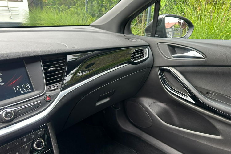Opel Astra zadbane zdjęcie 8