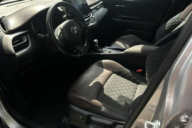 Toyota C-HR 1.8 HYBRID 122KM PRESTIGE LED NAVI, salon Polska, gwarancja zdjęcie 24