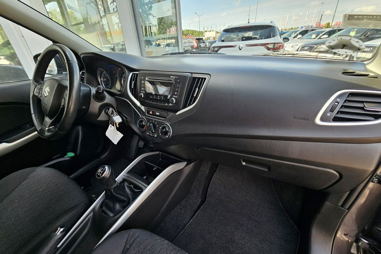 Suzuki Baleno 2017 model ,  grzane fotele,  radar,  serwis zdjęcie 17