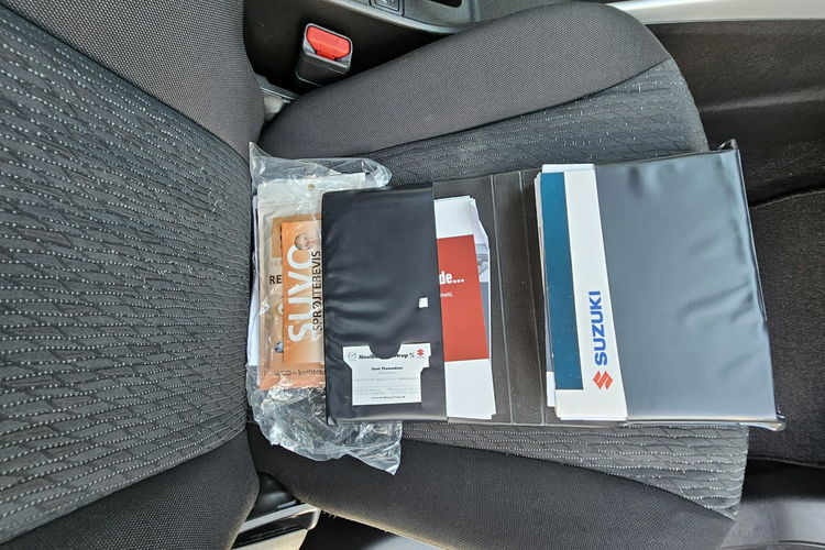 Suzuki Baleno 2017 model ,  grzane fotele,  radar,  serwis zdjęcie 31