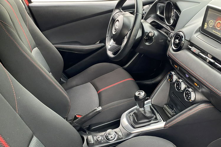 Mazda 2 +90KM+LEDY+asystent pasa ruchu+MARTWE POLE+RADAR zdjęcie 35