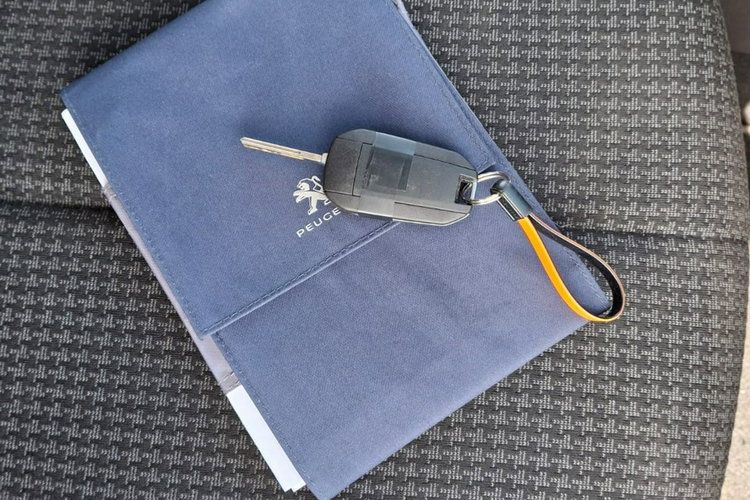 Peugeot 308 SW Automat 1.5dci 111tyskm zdjęcie 12