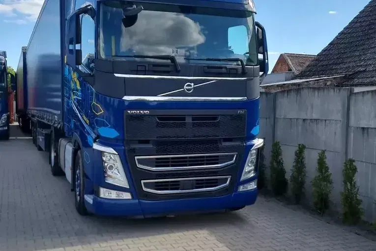 ciągnik siodłowy Volvo zdjęcie 1