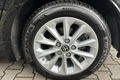samochód osobowy Toyota zdjęcie 33