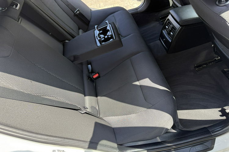 BMW 320 Bardzo zadbana zdjęcie 10