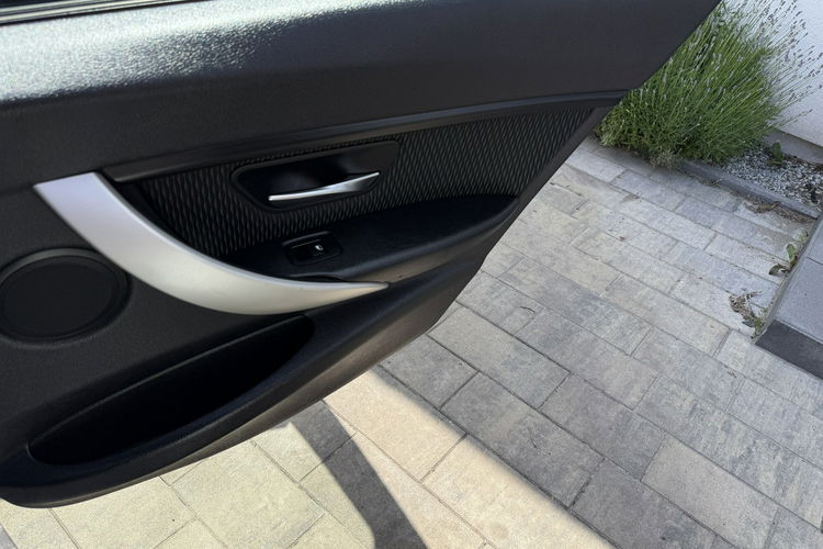 BMW 320 Bardzo zadbana zdjęcie 11