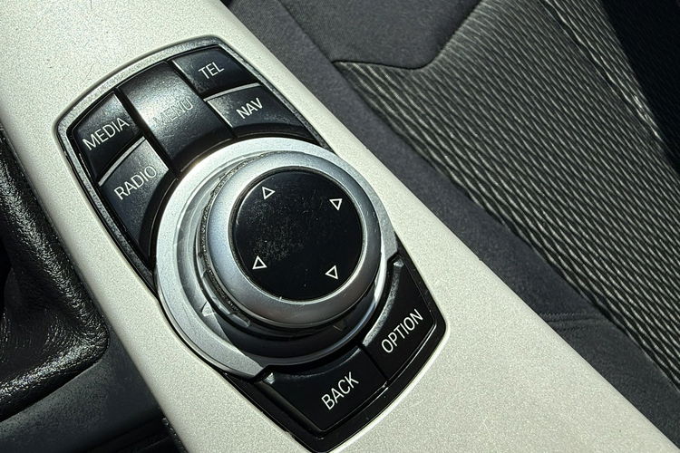 BMW 320 Bardzo zadbana zdjęcie 21