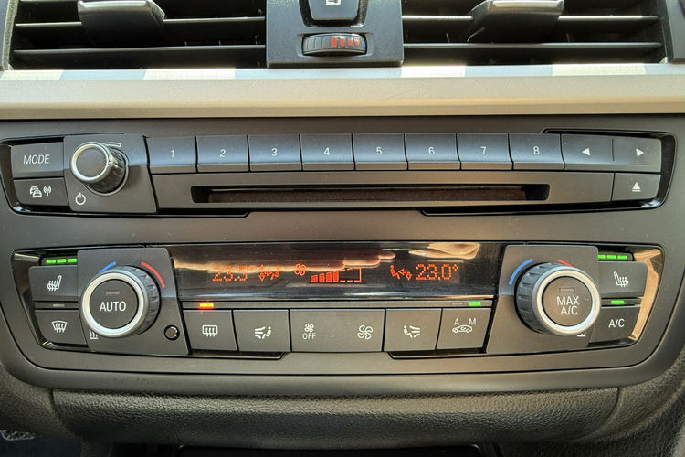 BMW 320 Bardzo zadbana zdjęcie 23