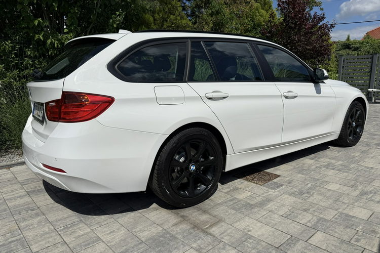 BMW 320 Bardzo zadbana zdjęcie 4