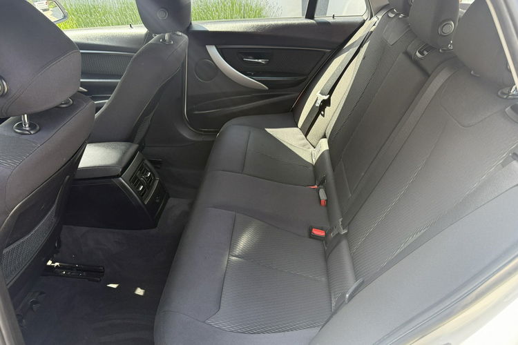 BMW 320 Bardzo zadbana zdjęcie 7