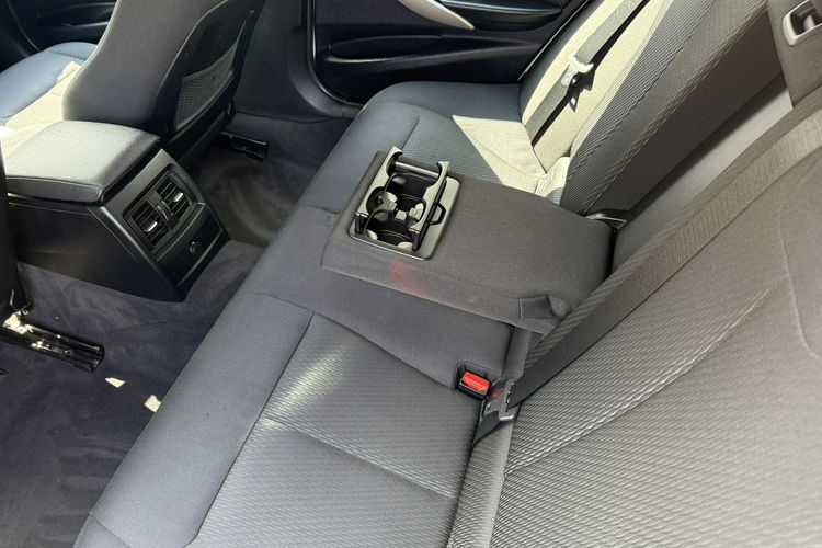 BMW 320 Bardzo zadbana zdjęcie 9
