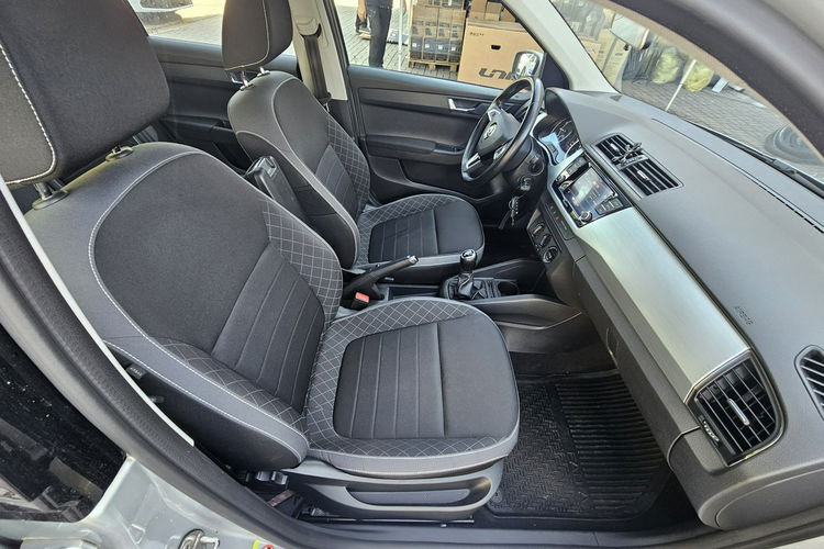 Skoda Fabia kamera,  led ,  alufelgi ,  tempomat ,  serwis zdjęcie 28