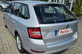 samochód osobowy Skoda zdjęcie 6
