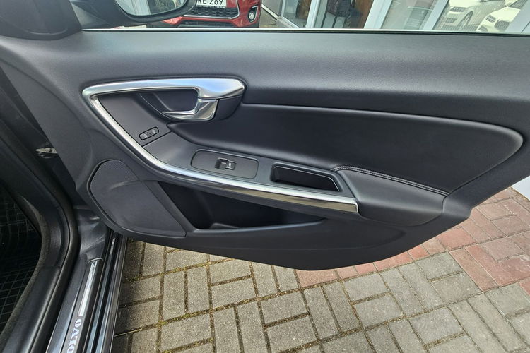 Volvo S60 niski przebieg, , bogata wersja zdjęcie 33