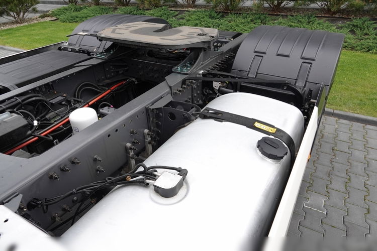 Volvo FH 500 / KLIMA POSTOJOWA / OPONY 100 % / PO KONTRAKCIE SERWISOWYM / SPROWADZONY zdjęcie 13