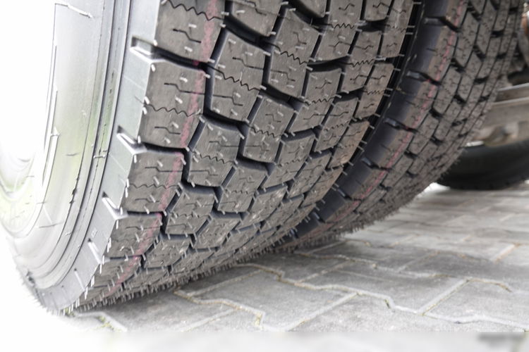 Volvo FH 500 / KLIMA POSTOJOWA / OPONY 100 % / PO KONTRAKCIE SERWISOWYM / SPROWADZONY zdjęcie 21