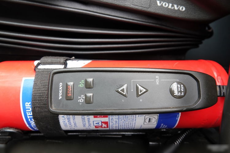 Volvo FH 500 / KLIMA POSTOJOWA / OPONY 100 % / PO KONTRAKCIE SERWISOWYM / SPROWADZONY zdjęcie 24