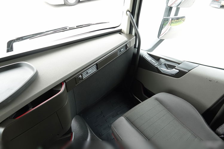 Volvo FH 500 / KLIMA POSTOJOWA / OPONY 100 % / PO KONTRAKCIE SERWISOWYM / SPROWADZONY zdjęcie 33