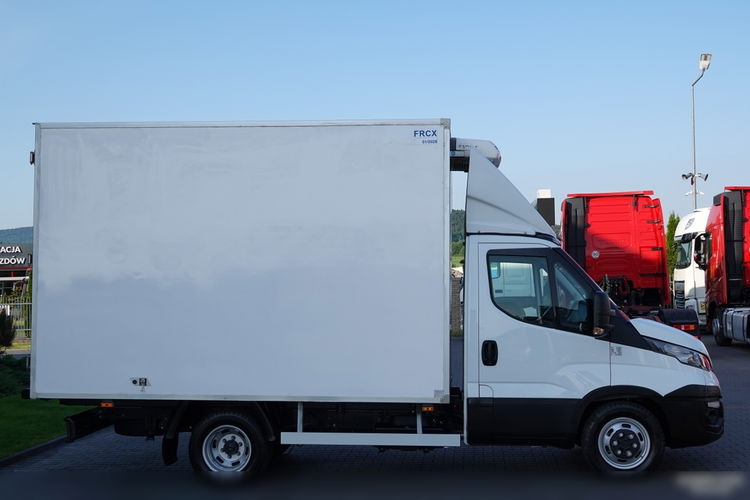 Iveco DAILY / 3.0D -180KM / CHŁODNIA / HAKÓWKA / AGREGAT THERMO KING / ZEWNĘTRZNA WTYKA / DMC: 3500 KG / 2019 ROK zdjęcie 10