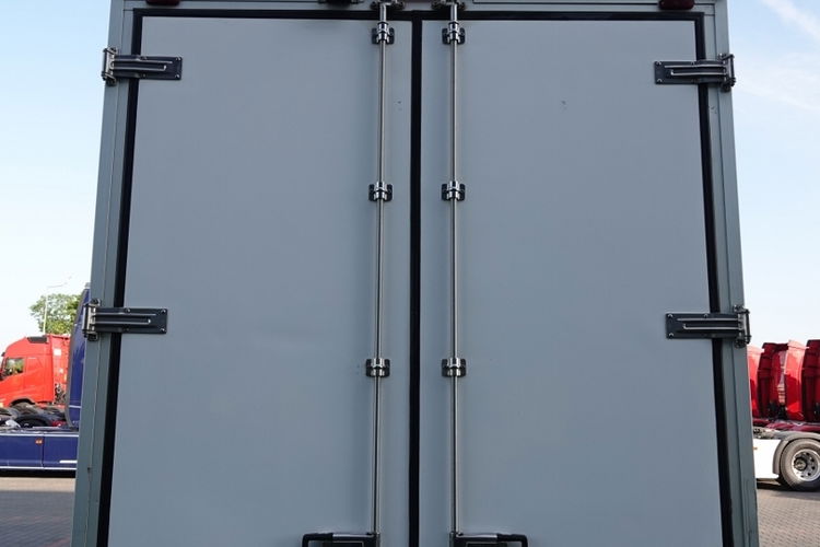 Iveco DAILY / 3.0D -180KM / CHŁODNIA / HAKÓWKA / AGREGAT THERMO KING / ZEWNĘTRZNA WTYKA / DMC: 3500 KG / 2019 ROK zdjęcie 16