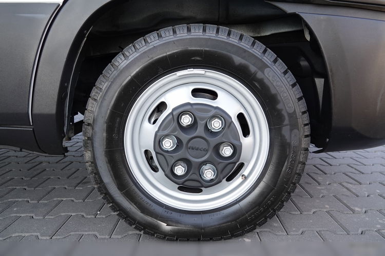 Iveco DAILY / 3.0D -180KM / CHŁODNIA / HAKÓWKA / AGREGAT THERMO KING / ZEWNĘTRZNA WTYKA / DMC: 3500 KG / 2019 ROK zdjęcie 26