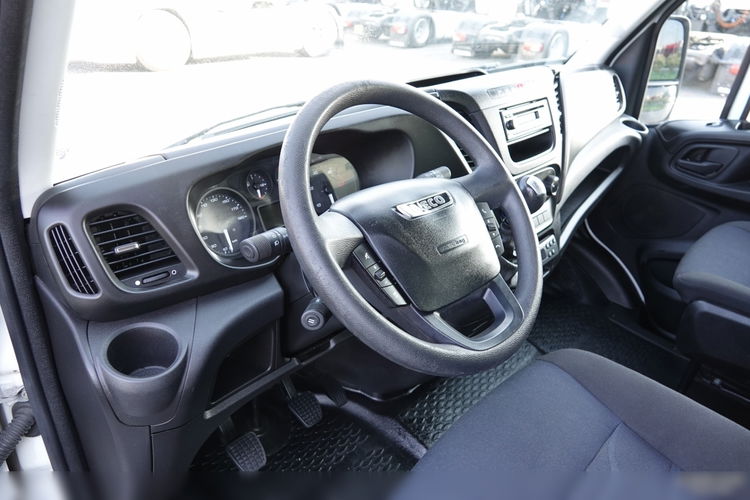 Iveco DAILY / 3.0D -180KM / CHŁODNIA / HAKÓWKA / AGREGAT THERMO KING / ZEWNĘTRZNA WTYKA / DMC: 3500 KG / 2019 ROK zdjęcie 31