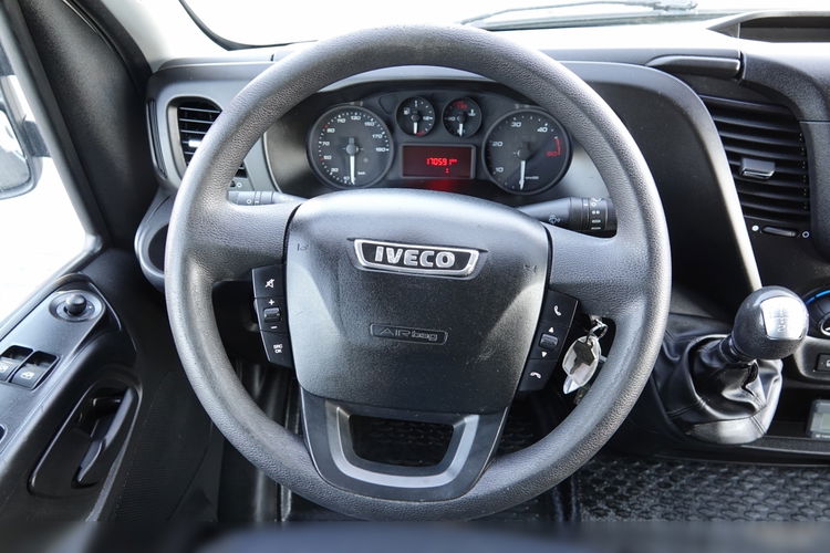 Iveco DAILY / 3.0D -180KM / CHŁODNIA / HAKÓWKA / AGREGAT THERMO KING / ZEWNĘTRZNA WTYKA / DMC: 3500 KG / 2019 ROK zdjęcie 34
