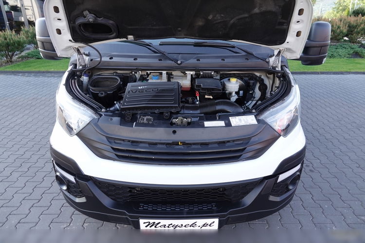 Iveco DAILY / 3.0D -180KM / CHŁODNIA / HAKÓWKA / AGREGAT THERMO KING / ZEWNĘTRZNA WTYKA / DMC: 3500 KG / 2019 ROK zdjęcie 43