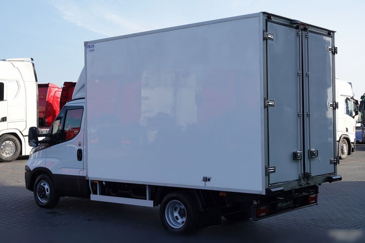 Iveco DAILY / 3.0D -180KM / CHŁODNIA / HAKÓWKA / AGREGAT THERMO KING / ZEWNĘTRZNA WTYKA / DMC: 3500 KG / 2019 ROK zdjęcie 8