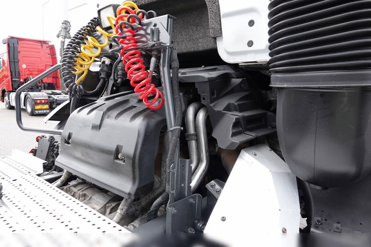 Mercedes AROCS 1851 /  4X4 / HYDRODRIVE / KOMPRESOR DO WYDMUCHU GARDNER  / HYDRAULIKA  / ADR / RETARDER / ALUFELGI / 2018 ROK / SPROWADZONY / PO KONTRAKCIE SERWISOWYM  zdjęcie 17