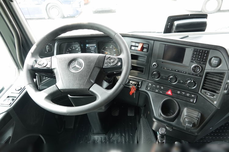 Mercedes AROCS 1851 /  4X4 / HYDRODRIVE / KOMPRESOR DO WYDMUCHU GARDNER  / HYDRAULIKA  / ADR / RETARDER / ALUFELGI / 2018 ROK / SPROWADZONY / PO KONTRAKCIE SERWISOWYM  zdjęcie 31