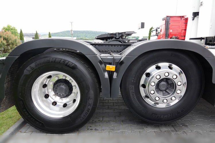 Volvo FH 16 / 650 / 6x2 / HYDRAULIKA / RETARDER / KLIMA POSTOJOWA / PUSHER / 3 OSIOWY CIĄGNIK SIODŁOWY / ALUFELGI SPROWADZONY / PO KONTRAKCIE SERWISOWYM zdjęcie 24