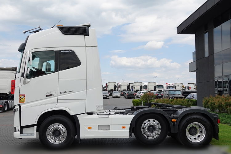 Volvo FH 16 / 650 / 6x2 / HYDRAULIKA / RETARDER / KLIMA POSTOJOWA / PUSHER / 3 OSIOWY CIĄGNIK SIODŁOWY / ALUFELGI SPROWADZONY / PO KONTRAKCIE SERWISOWYM zdjęcie 7
