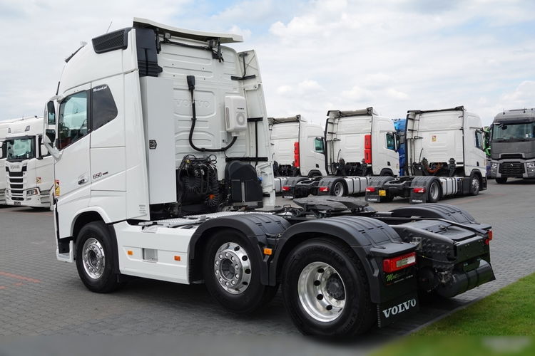 Volvo FH 16 / 650 / 6x2 / HYDRAULIKA / RETARDER / KLIMA POSTOJOWA / PUSHER / 3 OSIOWY CIĄGNIK SIODŁOWY / ALUFELGI SPROWADZONY / PO KONTRAKCIE SERWISOWYM zdjęcie 8