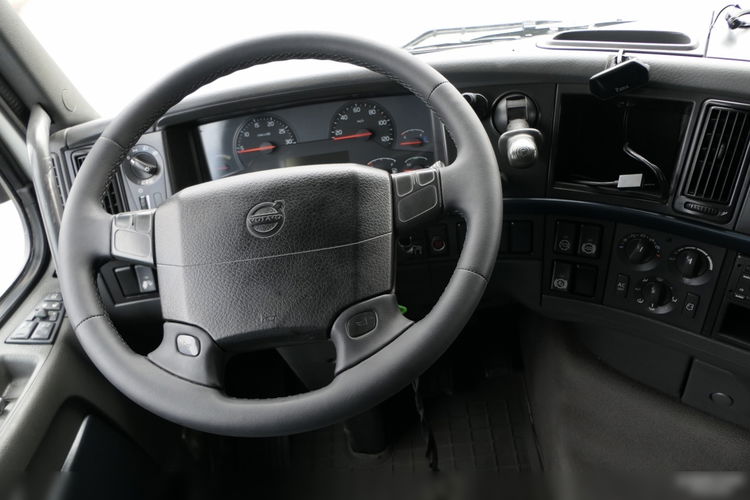 Volvo FH 460 / 8X4 / PLATFORMA + HDS FASSI F445 / 17 M WYSIĘGU / MAX UDŹWIG 13, 5 T / STEROWANIE RADIOWE zdjęcie 47