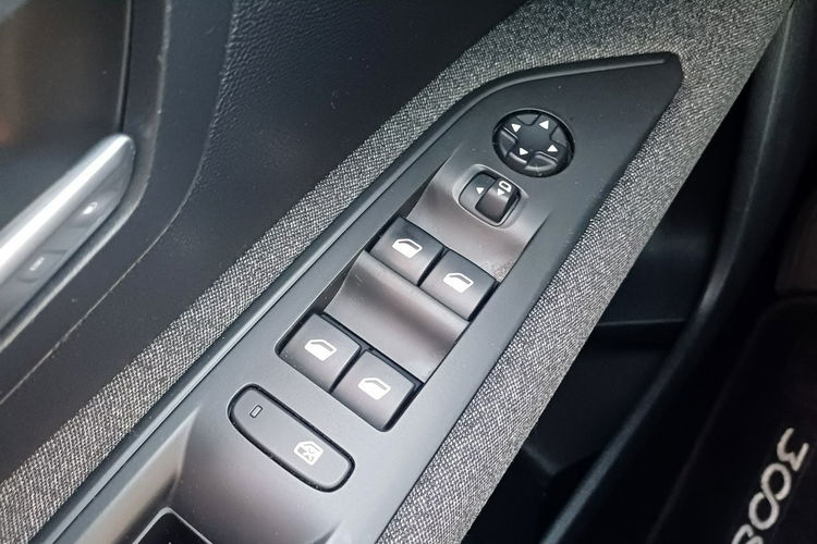 Peugeot 3008 BlueHDi 120 EAT6 Stop & Start Allure zdjęcie 23